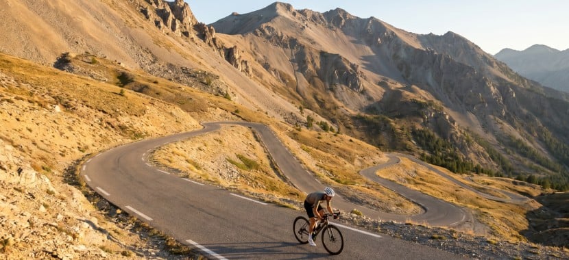 cycliste en montagne